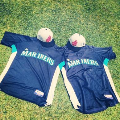 The Generals will were this Mariners jersey and USA Cap combo tonight.